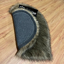 Load image into Gallery viewer, Animal Heart Faux Fur Rug, Luxury Fluffy Area Rug - 80x80 cm