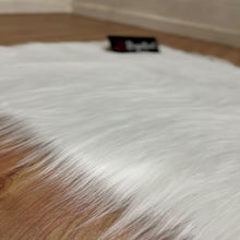 Load image into Gallery viewer, White Faux Fur Rug, Luxury Fluffy Rugs