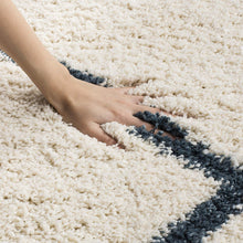 Load image into Gallery viewer, Ivory Latest Cross Modern Shaggy Rug