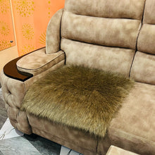 Load image into Gallery viewer, Animal Color Faux Fur Mat, Luxury Fluffy Area Rug - 2x2 feet
