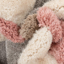 Load image into Gallery viewer, Pink Ivory 3D Design Premium Stylish Shaggy Rug
